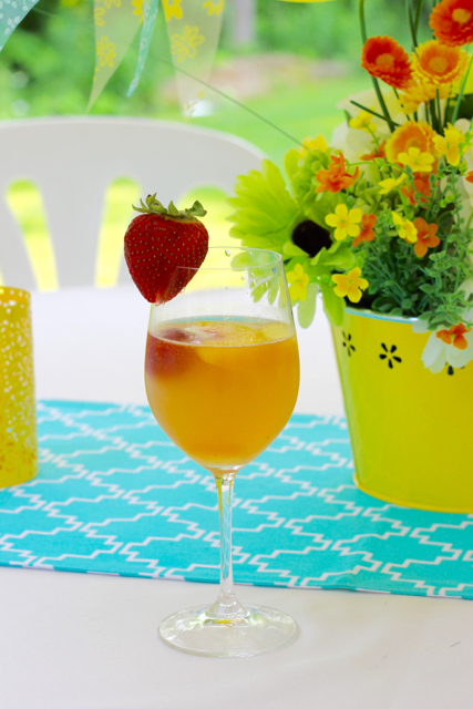 TheInspiredHome.org // Peachy White Wine Sangria