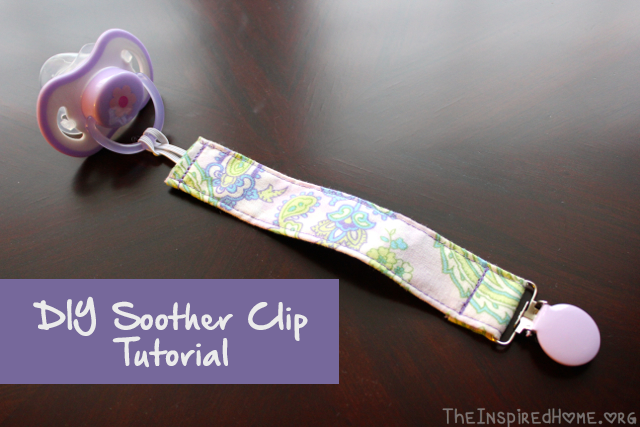 TheInspiredHome.org // DIY Baby Soother Clip Tutorial. This simple pacifier clip is a great beginner project to make for the new mom. The elastic style makes it work with all types of soothers.