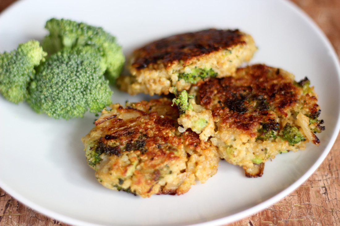 Broccoli Cheddar Quinoa Cakes