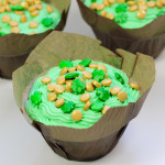 TheInspiredHome.org // St. Patrick's Day Rainbow Pot of Gold Cupcakes - a simple recipe straight from the box. Perfect to make with toddlers & older kids.