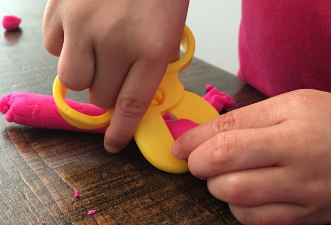 TheInspiredHome.org // Learning fine motor skills using Play-Doh