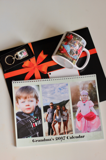 TheInspiredHome.org // Memorable Holiday Photo Gifts for the hard-to-buy-for people on your Christmas list. #ThinkSTAPLES