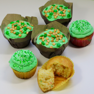 St. Patricks Day Cupcakes: Rainbow Pot of Gold
