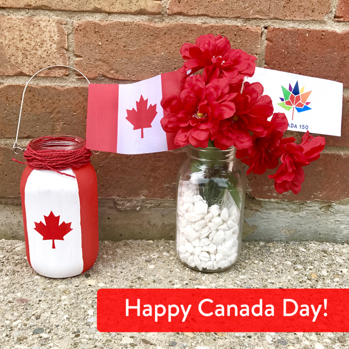 TheInspiredHome.org // Two beautiful Canada Day centerpiece crafts to spruce up your party. Using mason jars and a few dollar store items, everyone will be sure to notice!