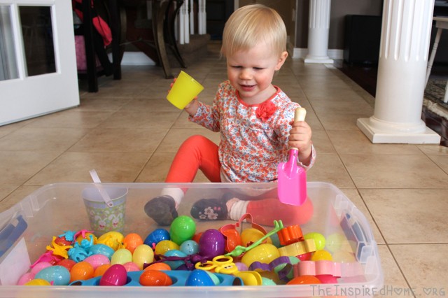 easter sensory bin O