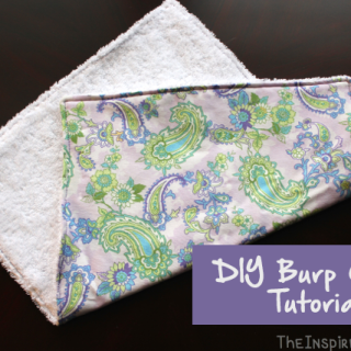 TheInspiredHome.org // DIY Burp Cloth Tutorial. This large burp cloth makes any awesome gift for any new mom and is the perfect beginner project.