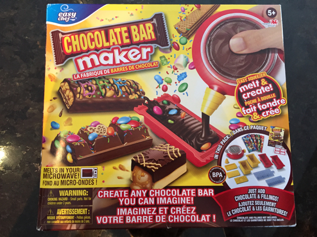 TheInspiredHome.org // Get your kids interested in helping out in the kitchen by making your very own DIY candy bars with this simple kit. I guarantee happy results!