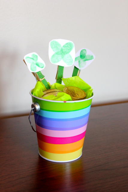 TheInspiredHome.org // St. Patrick's Day Lucky Shamrock Thumprint Art Craft. The perfect addition to your pot of gold!