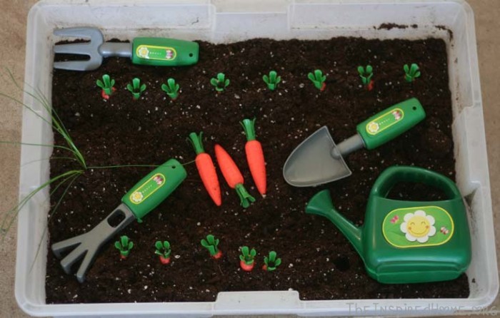 TheInspiredHome.org // Dirt Mini Garden Sensory Bin