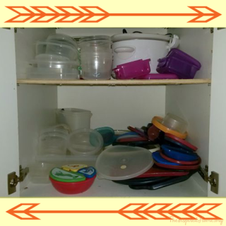 TheInspiredHome.org // Organize Your Tupperware Cupboard - and never deal with that mess again!