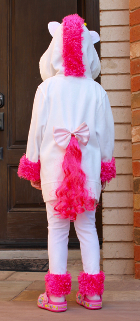 TheInspiredHome.org // DIY Fluffy Unicorn Costume - Despicable Me