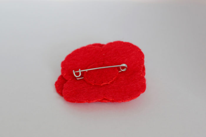 TheInspiredHome.org // DIY Felt Poppy for Remembrance Day / Veterans Day