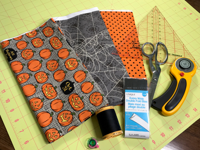 TheInspiredHome.org // Simple DIY 1-Hour Halloween Bunting