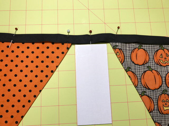 TheInspiredHome.org // Simple DIY 1-Hour Halloween Bunting