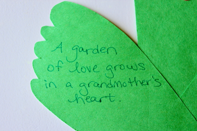 TheInspiredHome.org // This Mother's Day, give mom or grandma one of these everlasting construction paper flowers. Quick and simple to make, they will brighten everyone's day!