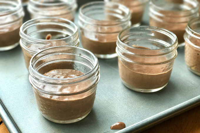 TheInspiredHome.org // Mason Jar Cupcakes in a pinch fill two thirds with batter